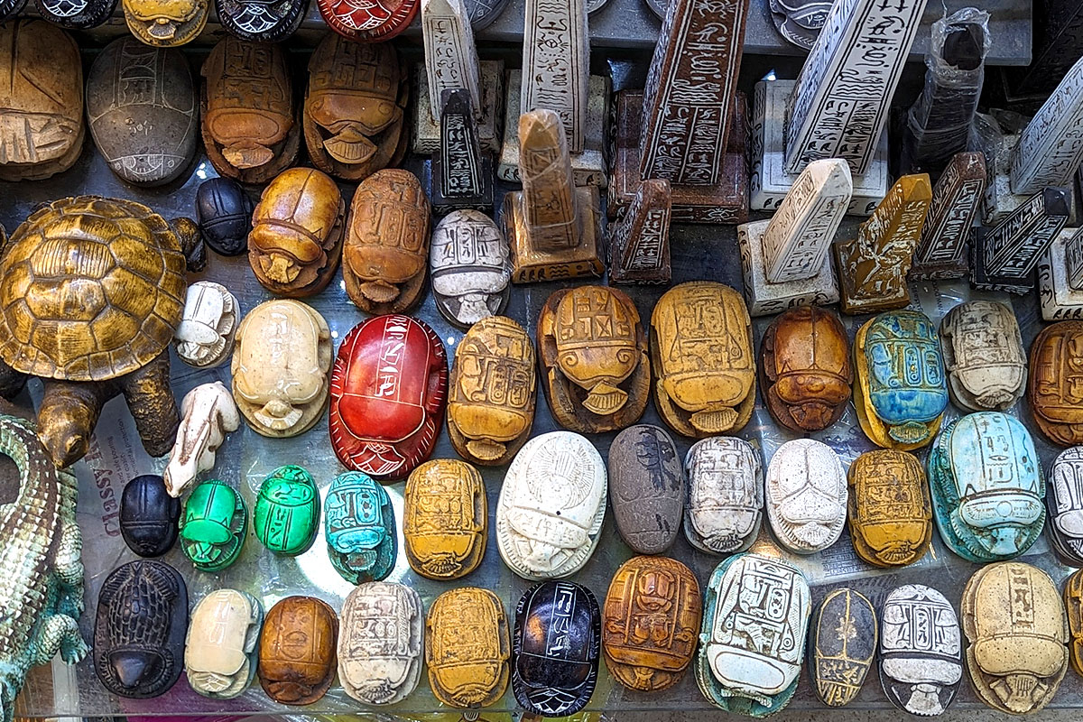 What to Buy in Egypt: Essential Souvenirs & Bargaining Guide